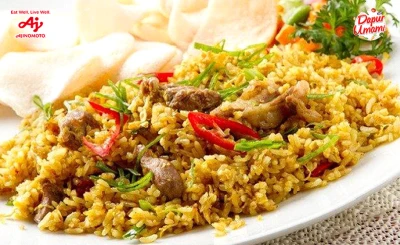 Nasi Kuning Banjar Lengkap Dengan Ayam Habang
