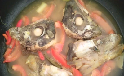 Sup kepala ikan simpel