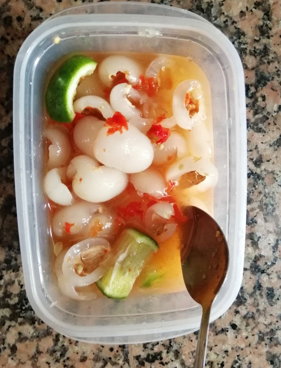 Rujak kuah rambutan masako