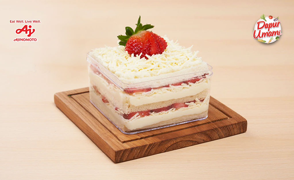 1. Cheesy Berry Dessert Box ala Mayumi®