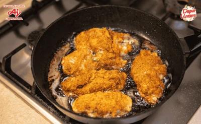 5 Tips Menggoreng Ayam agar Matang Merata