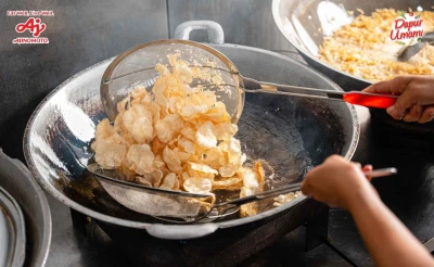 Tips Menggoreng Kerupuk agar Mengembang dan Renyah