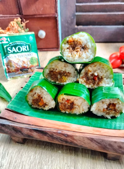 Arem Arem Nasi dengan sedikit garam semakin istimewa