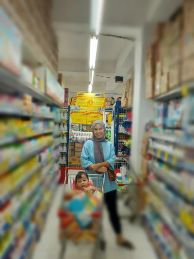 Berburu Biskuit Kaleng Untuk Lebaran