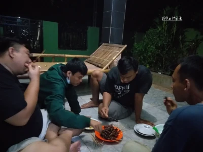 Berkumpul Dengan Keluarga