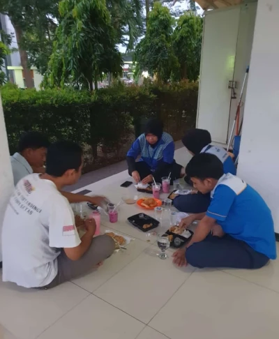 Bukber bersama teman krja umamichi di hari ke 20 ☺️☺️