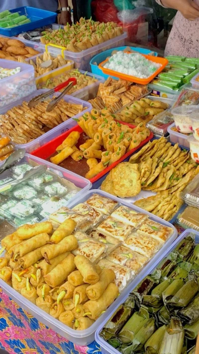 Cari Takjil di Bulan Ramadhan