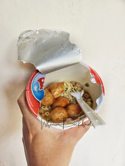 Cheating Diet Dengan Se-Cup Mie Instan