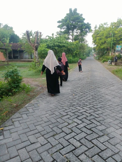 #HidupLebihSehat setelah lebaran #Day1 jalan santai di pagi hari