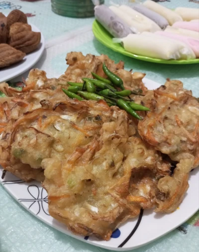 #Jurnal Ramadan Makan Gorengan Saat Buka Puasa
