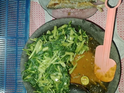 Kangkung bumbu Rujak