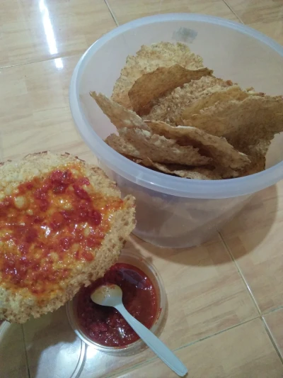Kerupuk Jengkol
