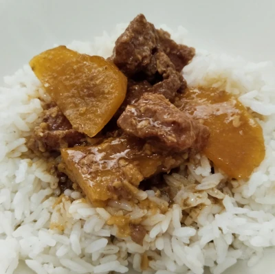 Makan Siang Semur Sapi Rumahan