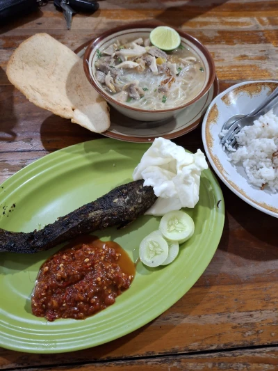 Maksi Soto Ayam vs Lele Bakar