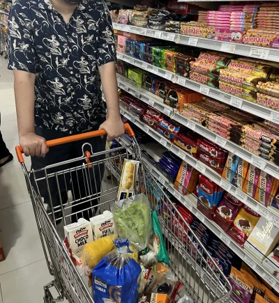Ngabuburit Belanja Bersama Suami