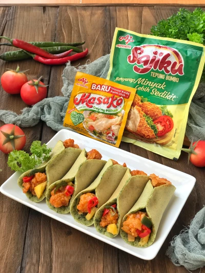 Pancake Lipat Bayam isi Ayam Crispy Saus Asam Manis