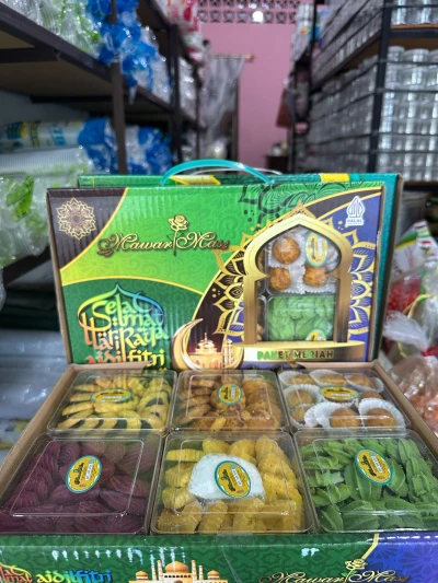 Parcel Kue untuk keluarga