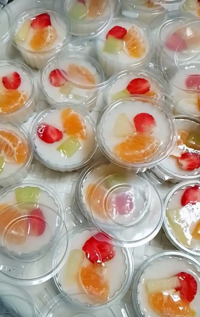 Puding Susu Topping Buah