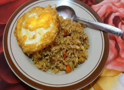 Sahur Makan Nasi Goreng