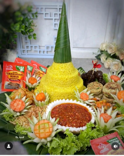 Sambal Terasi Tumpeng Nasi Kuning