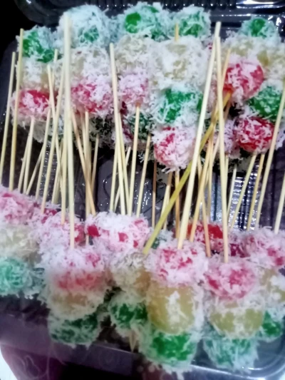 Suka kue cenil singkong?