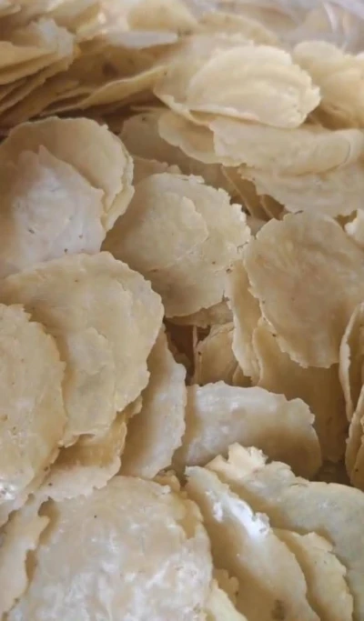 Suka makan kerupuk emping melinjo?