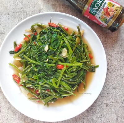 Tumis kangkung saus tiram