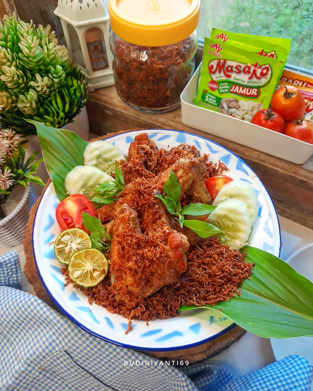 AYAM GORENG SERUNDENG KELAPA