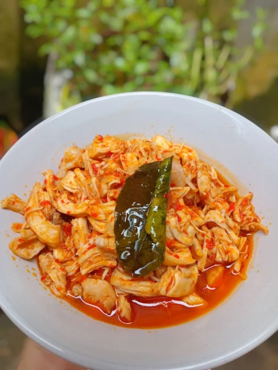 Ayam suwir daun jeruk