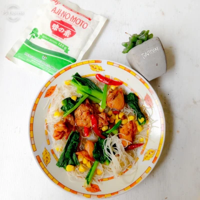 Bihun Ayam kuah sawi jagung
