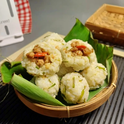 Bola Bola Nasi Daun Jeruk
