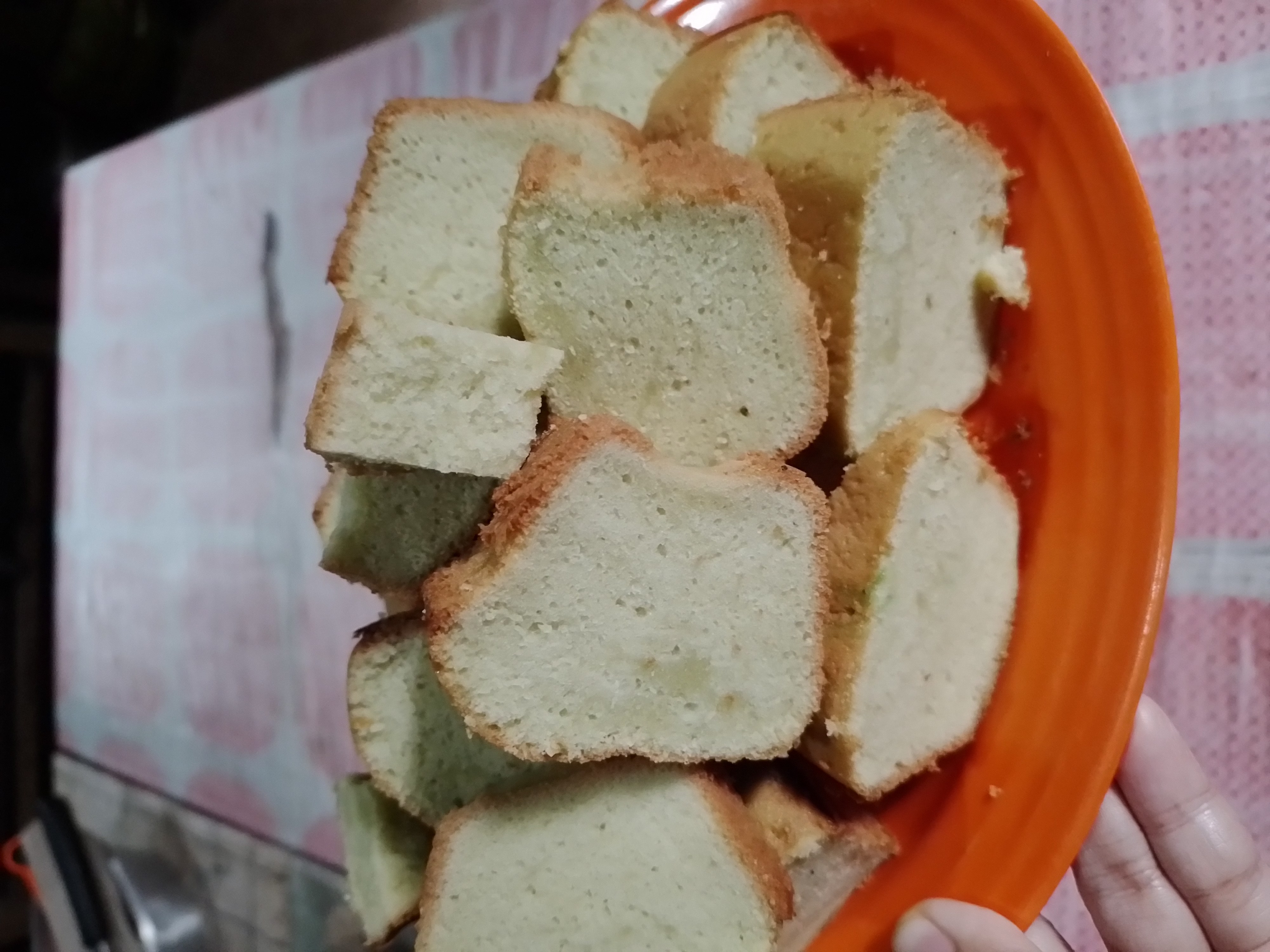 Bolu putih telur