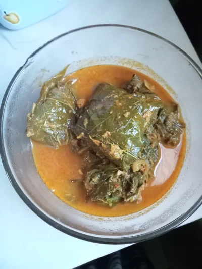 Buntil daun singkong isi kelapa teri