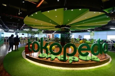 Call center WhatsApp Tokopedia care