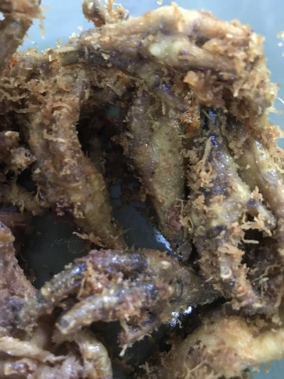 ceker goreng serundeng