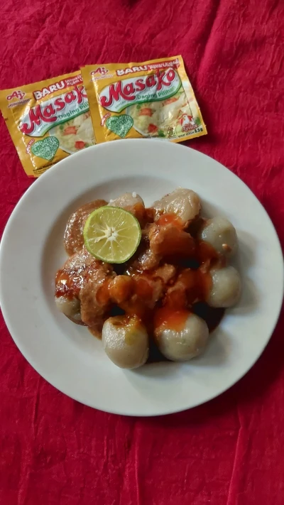 Cilok isi jando bumbu kacang