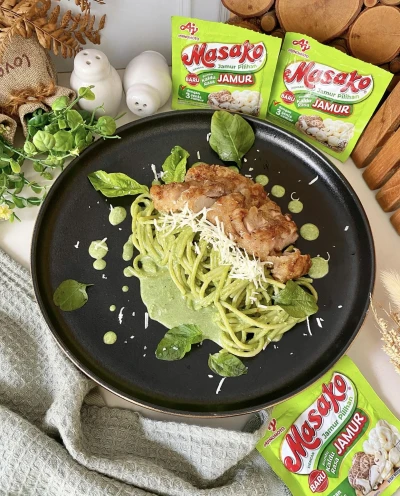 CREAMY SPINACH CHICKEN PASTA
