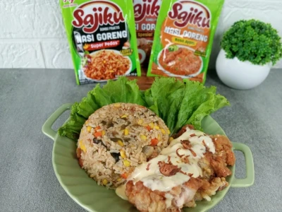 Crispy Chicken Fried Rice with Chesee  ‎Sauce ‎