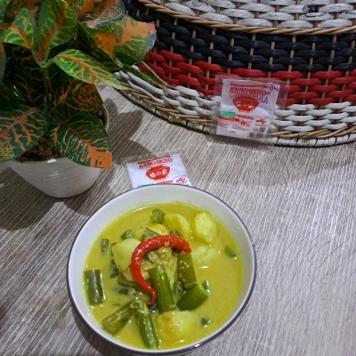 Gulai kuning buncis bakso ikan