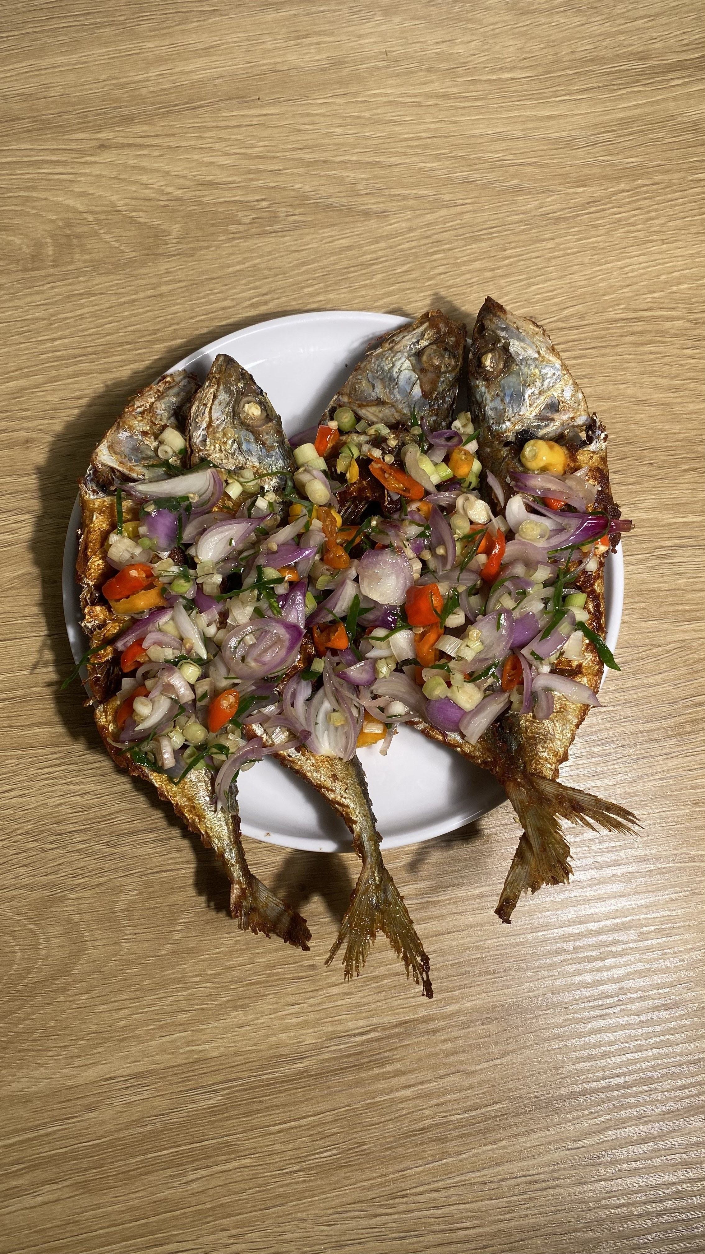 Ikan Kembung Goreng Sambal Matah