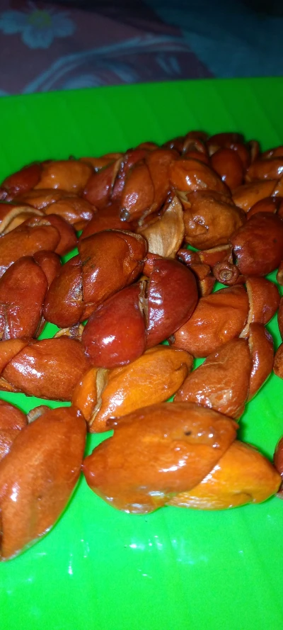Kripik kulit mlinjo gurih