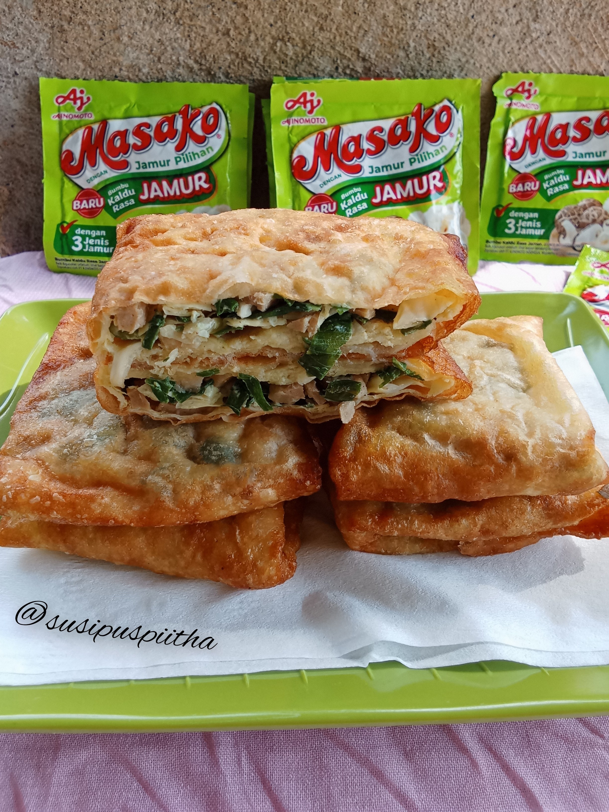 Martabak Lumpia BakSosTel (Bakso, Sosis, Telor)