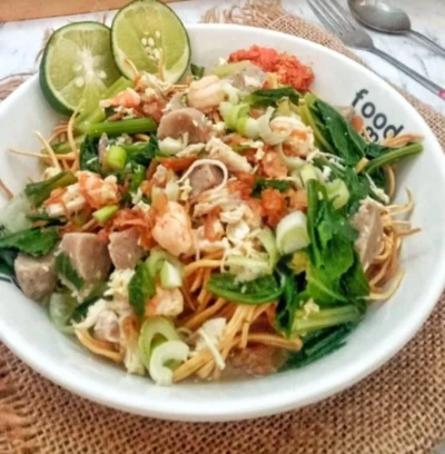 Mi kering/ Mi Ti'ti Khas Makassar