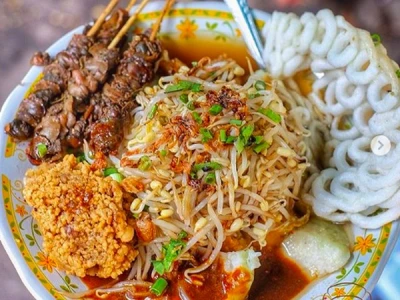 Mi lontong balap ala Surabaya