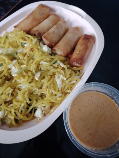 Mie glosor bumbu kacang
