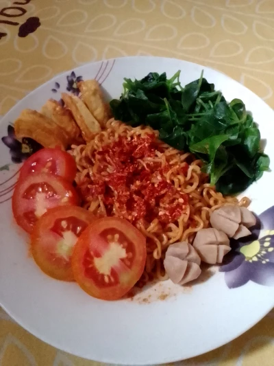 Mie Goreng Bakso Sayuran.