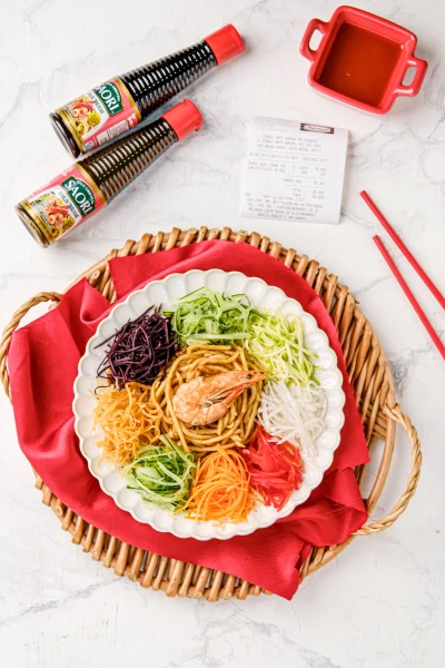 Mie goreng seafood ala saori with asian salad / yu Sheng khas imlek
