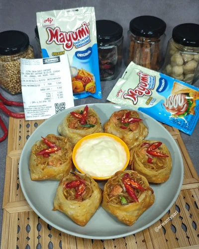 Mie Sosis Selimut Pangsit