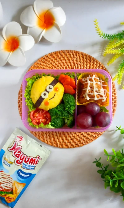 Nasi kepal telur minion chicken katsu