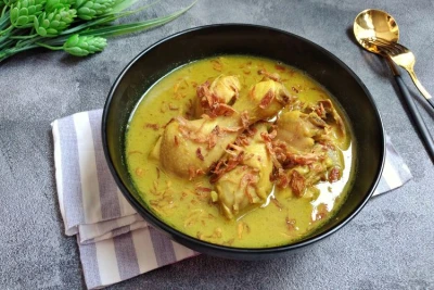 Opor ayam kampung